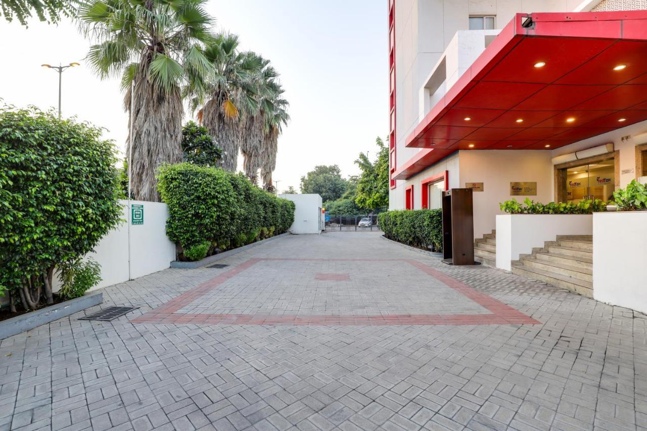 Red Fox By Lemon Tree Hotels, East Delhi Exterior foto
