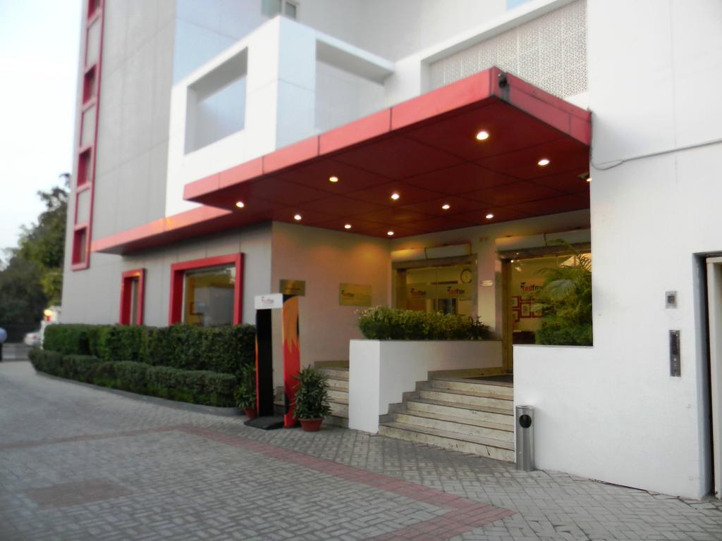 Red Fox By Lemon Tree Hotels, East Delhi Exterior foto